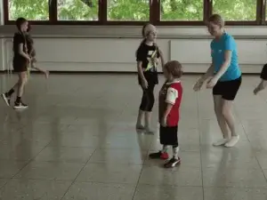 Kinder beim gewaltfreien Wehren